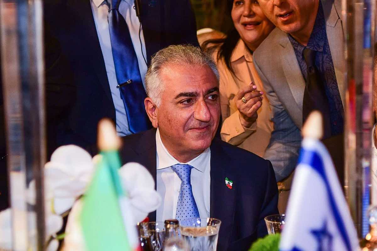 Chi è Reza Pahlavi che vuole la pace tra Iran e Israele: età, altezza, famiglia, Scià