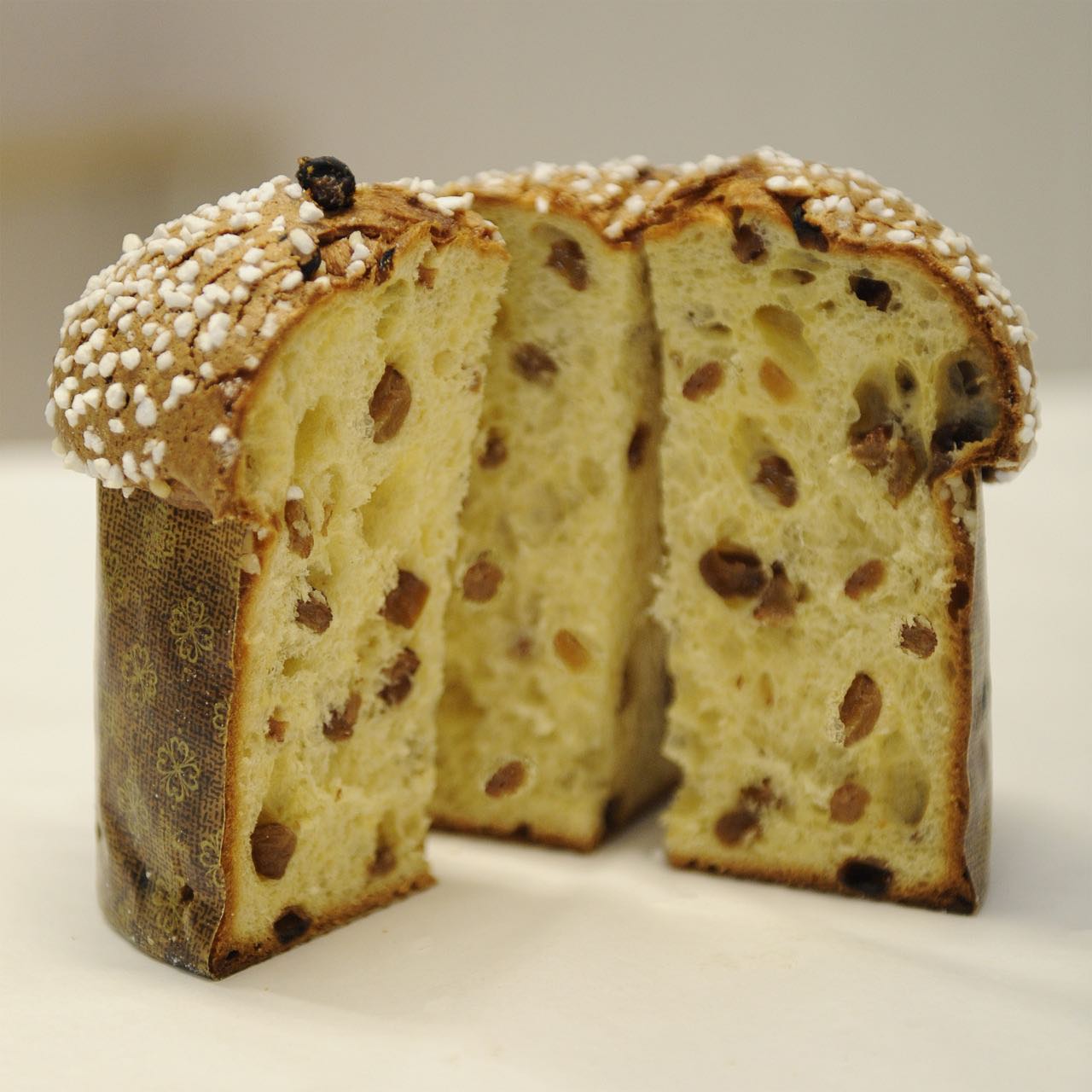 La ricetta della nonna per un panettone di Natale con i fiocchi, scopri il segreto