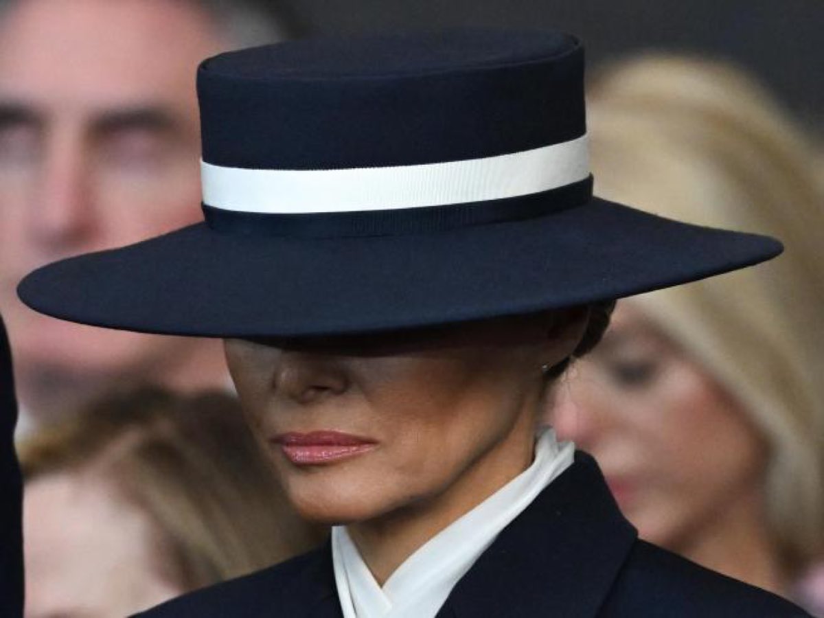 Melania Trump stilista cappello cerimonia Trump Presidente, il look